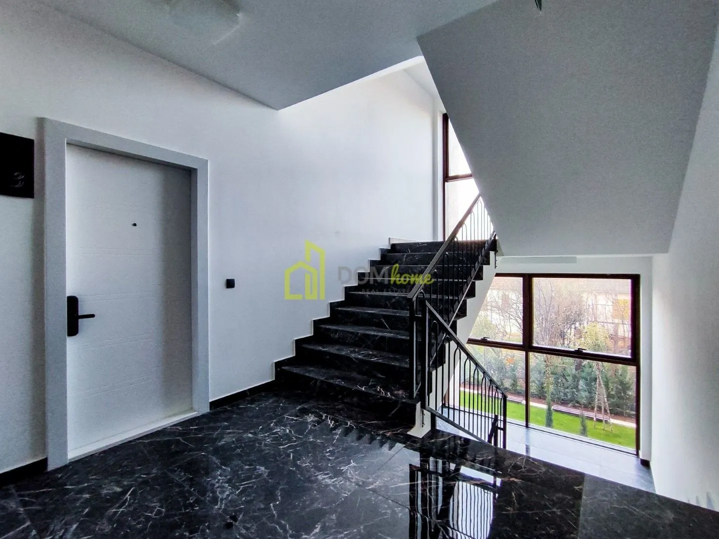 Prodaja, trosoban stan, 137m², Centar, Podgorica