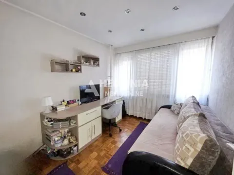 Prodaja, dvosoban stan, 63m², Novi Beograd Blok 22, Novi Beograd Sve Podlokacije - image 3