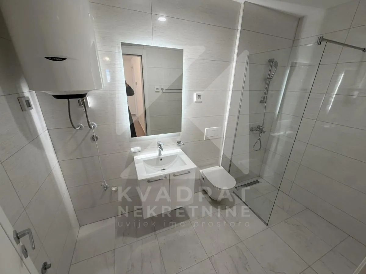 Prodaja, trosoban stan, 104m², Stari Aerodrom, Podgorica