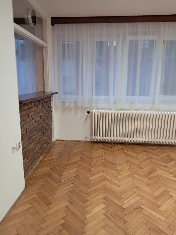 Rent, office space, 53m², Kalenić Pijaca, Vračar Sve Podlokacije