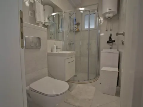 Prodaja, jednosoban stan, 40m², Tivat, Crna Gora - image 6