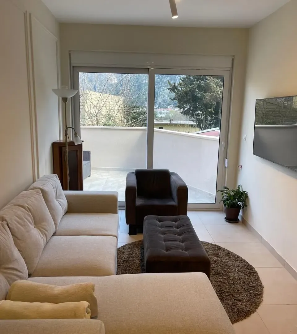 Rent, two bedroom apartment, 60m², Škaljari, Kotor