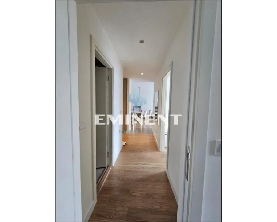 Izdavanje, trosoban stan, 80m², Savski Venac, Beograd