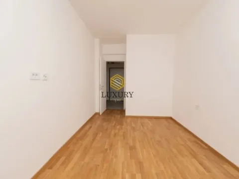 Prodaja, dvosoban stan, 65m², Stari Aerodrom, Podgorica - image 9