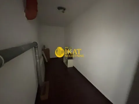 Prodaja, poslovni prostor, 42m², Kalenić Pijaca, Vračar Sve Podlokacije - image 5