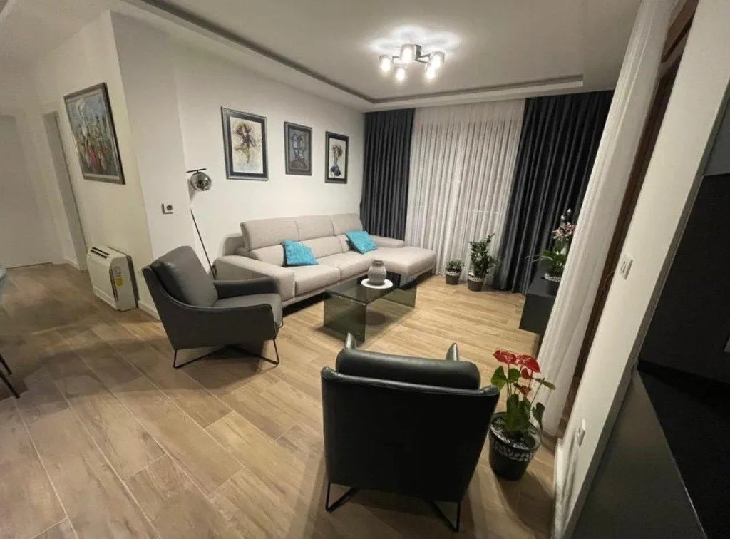 Prodaja, trosoban stan, 98m², Dobrota, Kotor
