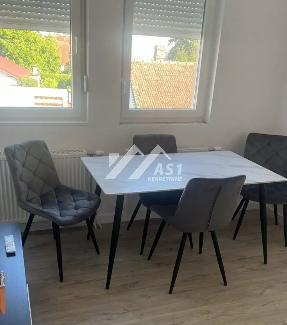 Rent, office space, 350m², Petrovaradin, Novi Sad