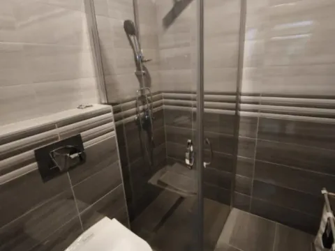 Izdavanje, dvosoban stan, 75m², Stari Aerodrom, Podgorica - image 8