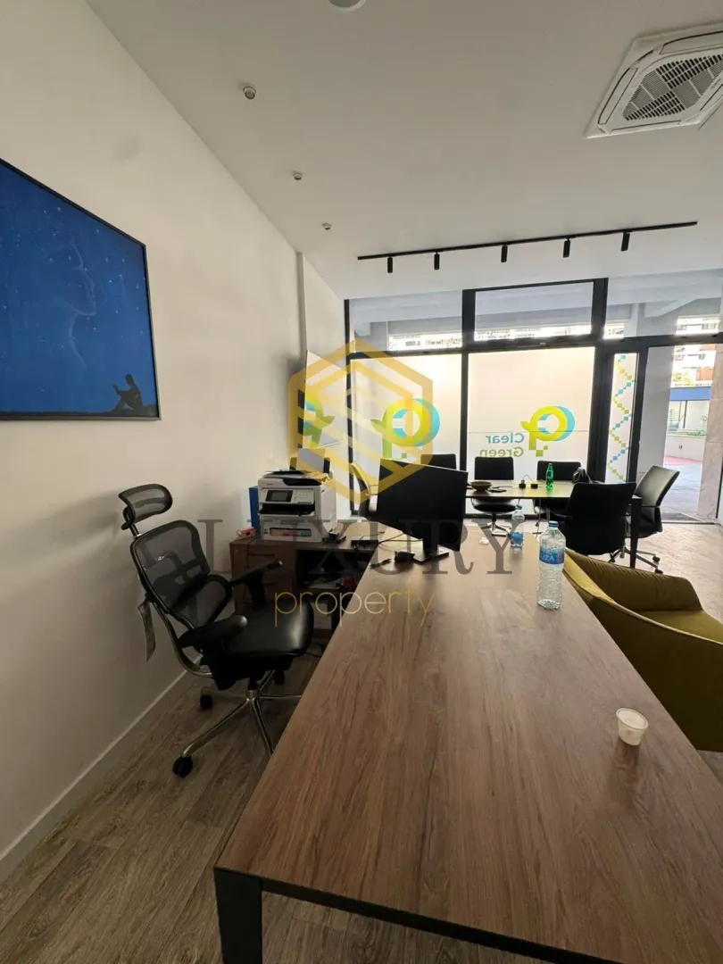 Rent, office space, 140m², Master Kvart, Podgorica
