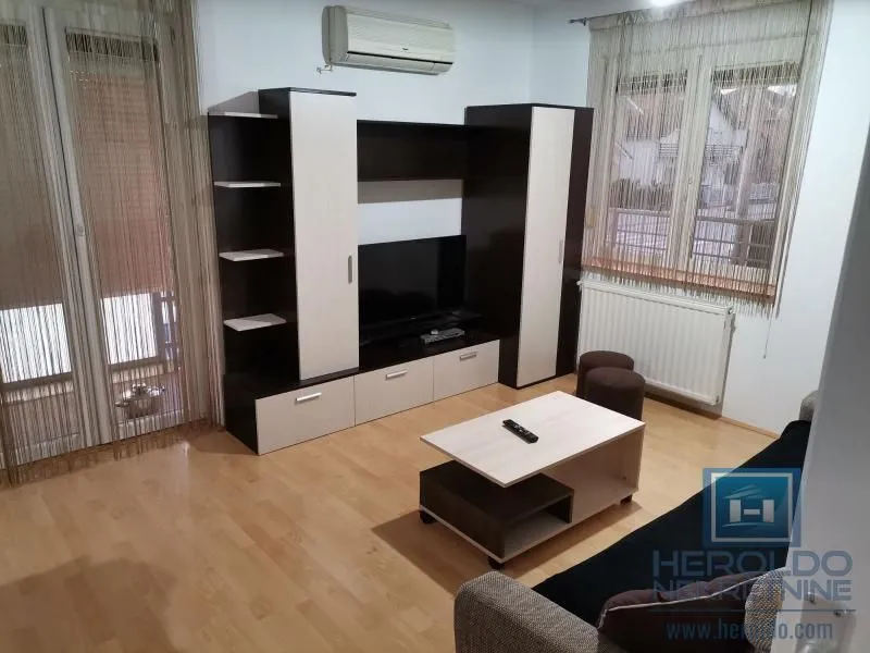 Izdavanje, jednosoban stan, 58m², Aqua park, Jagodina