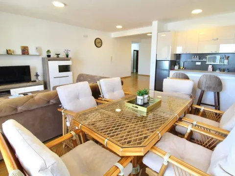 Stan-na-dan, dvosoban stan, 100m², Dobra Voda, Budva - image 3