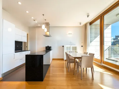 Rent, two bedroom apartment, 94m², Kod Capital Plaze, Podgorica - image 6