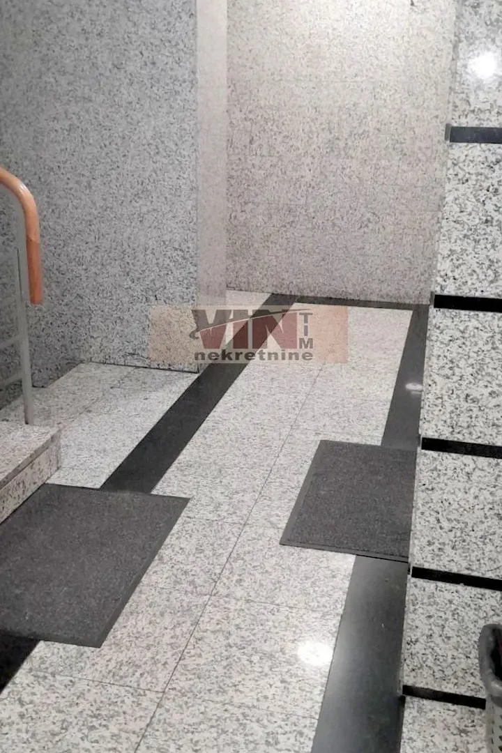 Izdavanje, trosoban stan, 85m², Altina, Beograd