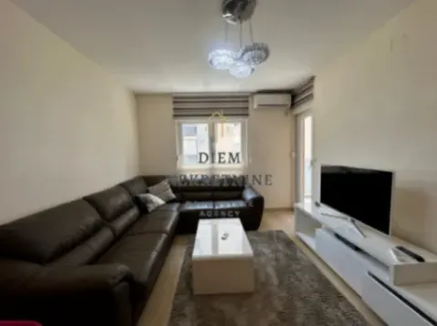 Izdavanje, jednosoban stan, 49m², City Kvart, Podgorica - image 1