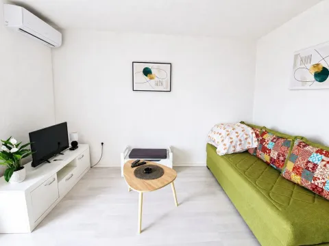 Sale, one bedroom apartment, 45m², Blizikuće, Budva - image 8