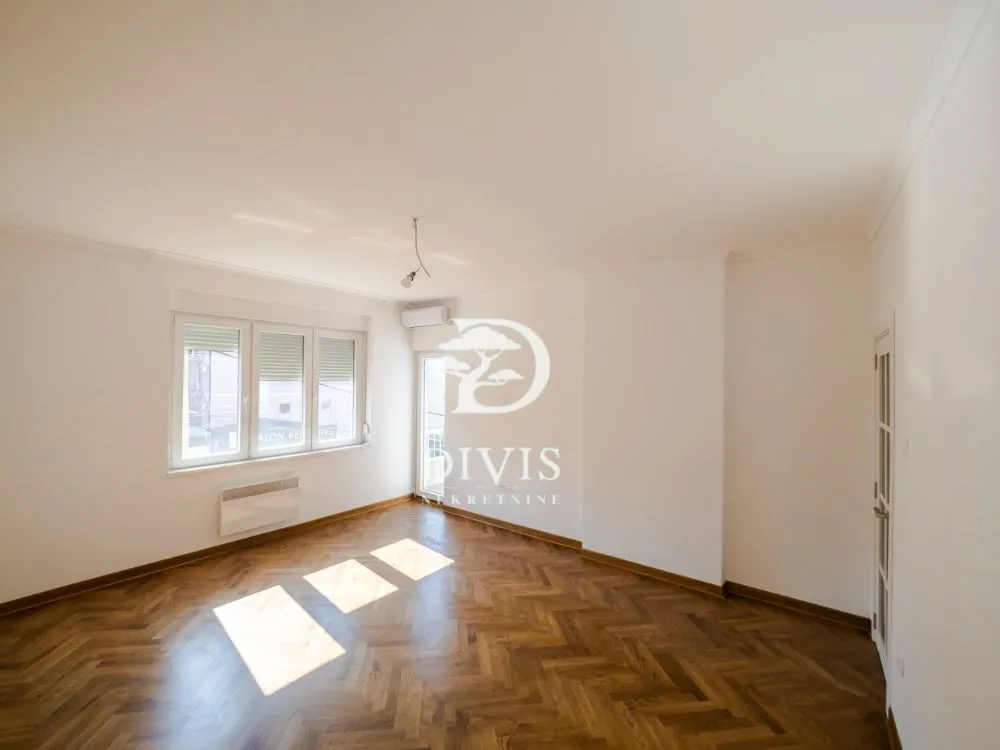 Prodaja, trosoban stan, 78m², Južni Bulevar, Vračar Sve Podlokacije