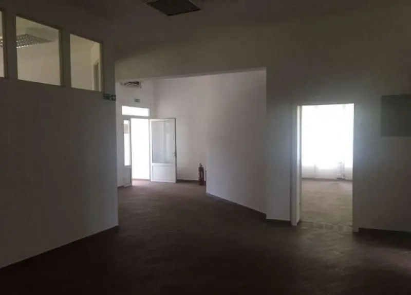 Rent, office space, 200m², Zemun Bačka, Zemun Sve Podlokacije