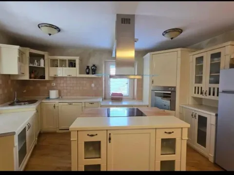 Rent, three bedroom apartment, 124m², Centar, Budva - image 12