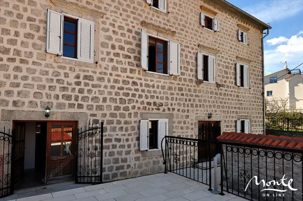 Prodaja, kuća, 327m², Stoliv, Kotor