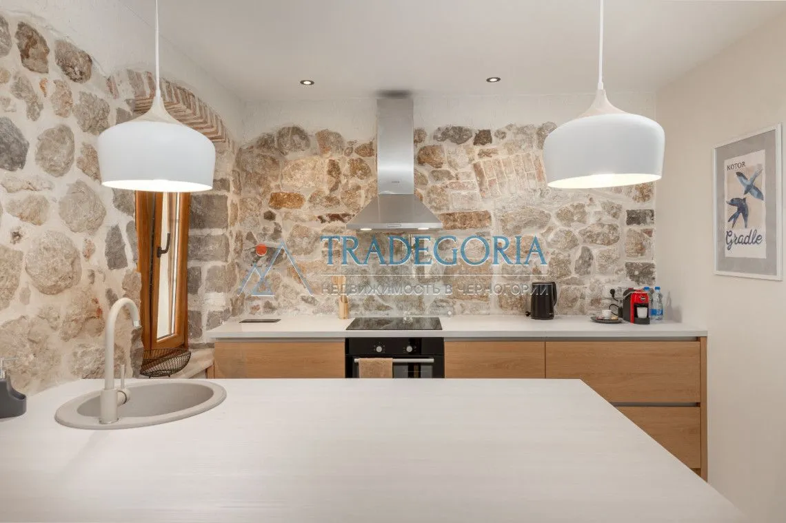 Prodaja, kuća, 170m², Škaljari, Kotor