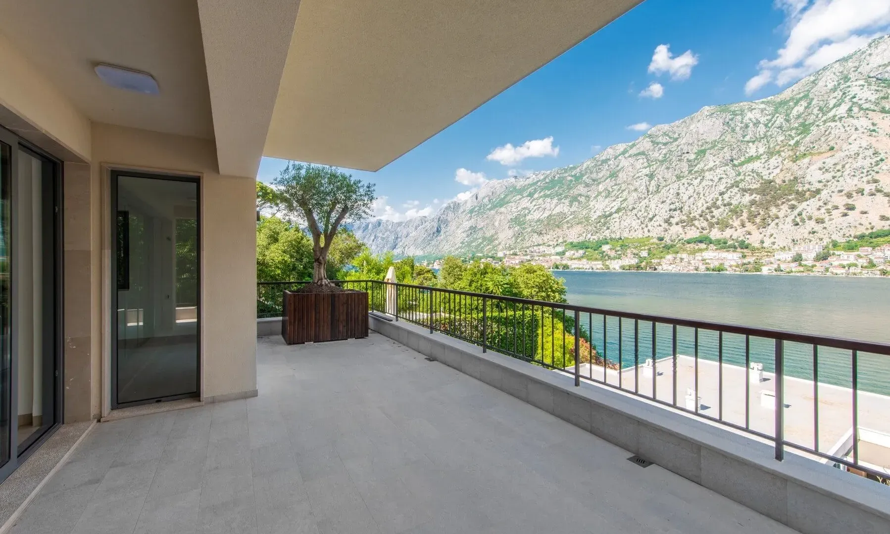 Sale, apartment, 510m², Muo, Kotor