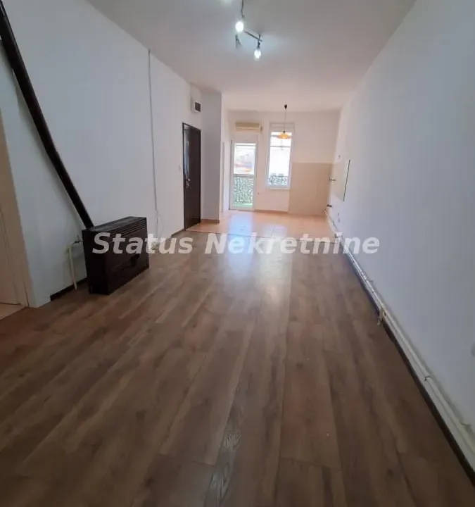 Prodaja, trosoban stan, 72m², Titel, Novi Sad
