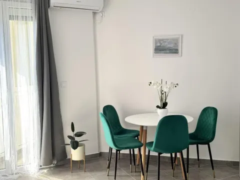 Prodaja, garsonjera, 34m², Igalo, Herceg Novi - image 1