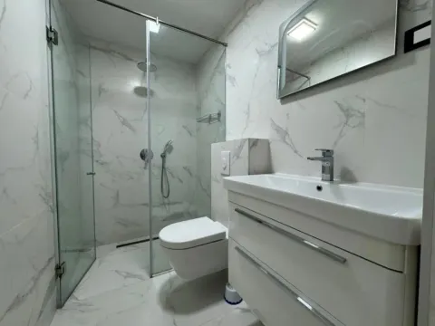 Izdavanje, trosoban stan, 130m², Dalmatinska ulica, Podgorica - image 3