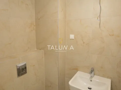 Sale, two bedroom apartment, 76m², Tološi, Podgorica - image 5