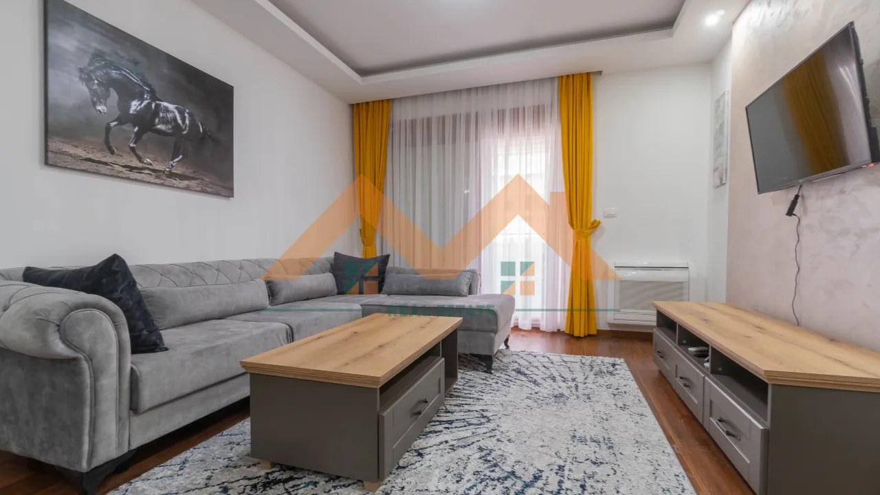 Izdavanje, dvosoban stan, 71m², Master Kvart, Podgorica