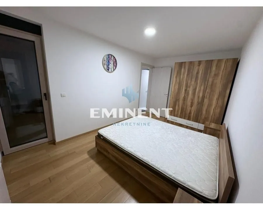 Izdavanje, stan, 65m², Vračar Sve Podlokacije, Beograd