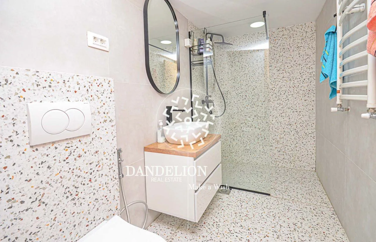 Izdavanje, stan, 300m², Gorica C, Podgorica