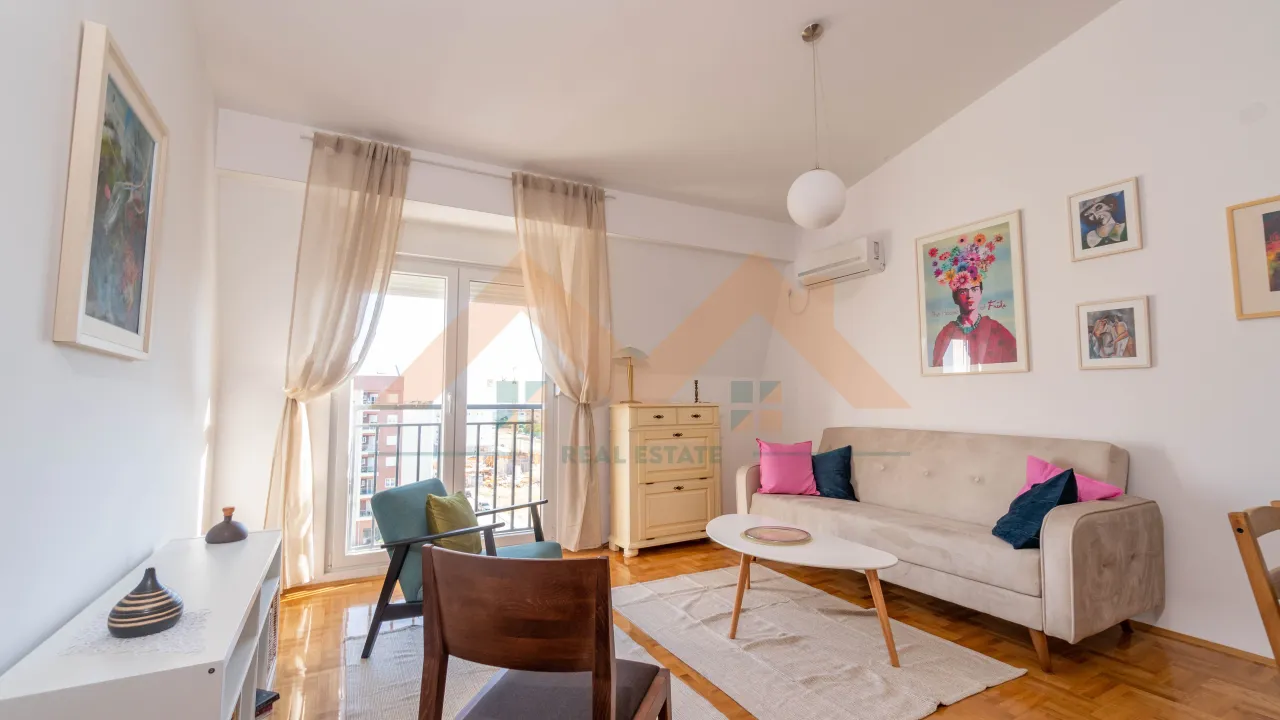 Izdavanje, jednosoban stan, 43m², Stari Aerodrom, Podgorica