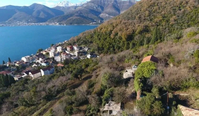 Prodaja, plac, 255m², Tivat, Crna Gora