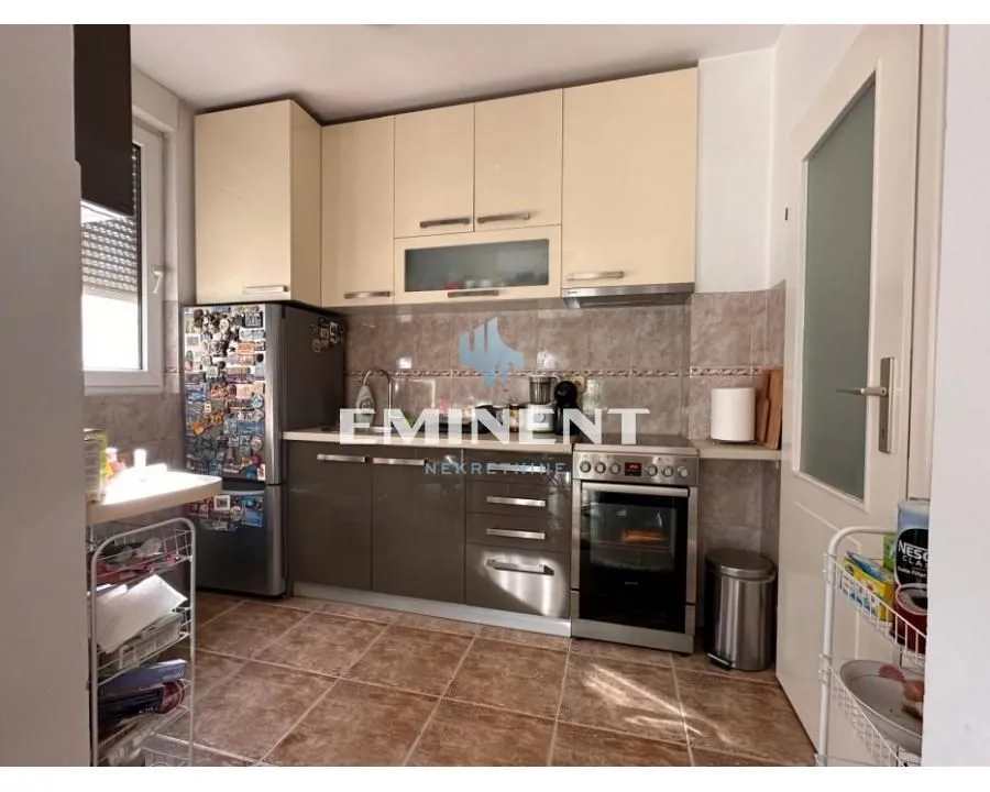 Izdavanje, dvosoban stan, 50m², Autokomanda, Voždovac Sve Podlokacije