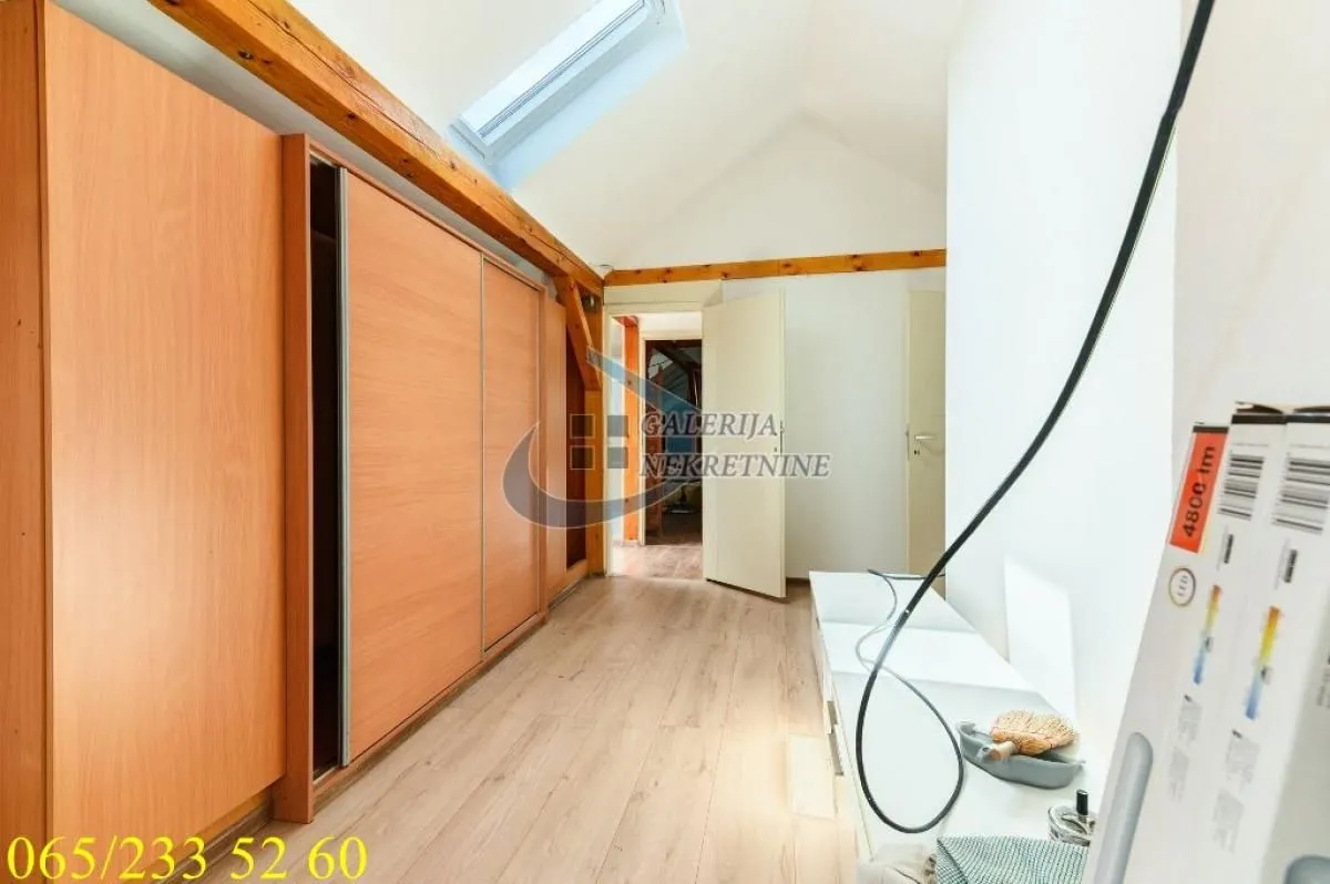 Prodaja, kuća, 300m², Dušanovac, Voždovac Sve Podlokacije
