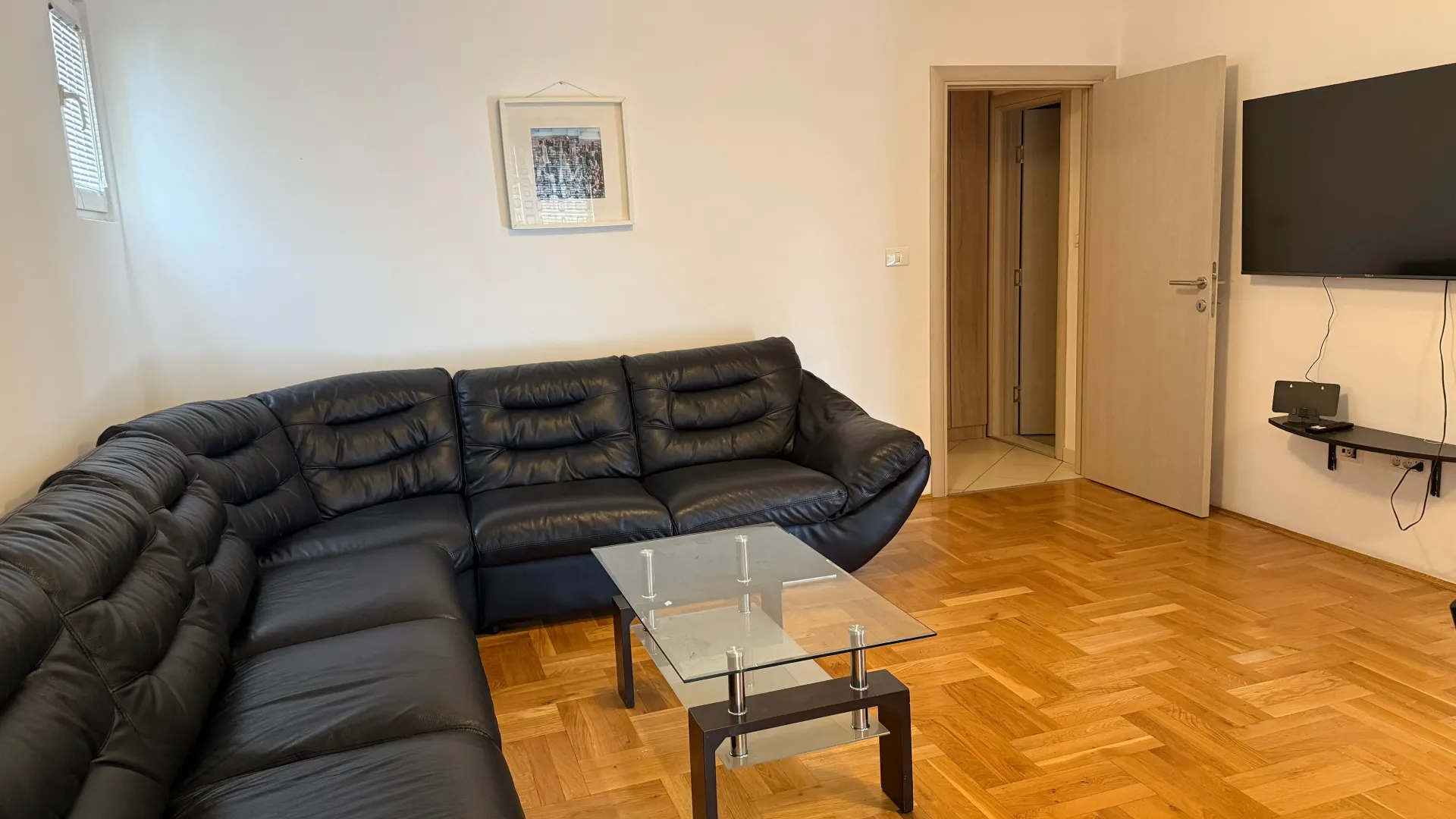 Izdavanje, jednosoban stan, 57m², Momišići, Podgorica