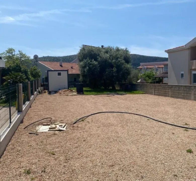 Izdavanje, plac, 460m², Polje, Bar