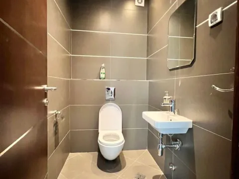 Izdavanje, četvorosoban stan, 228m², Preko Morače, Podgorica - image 6