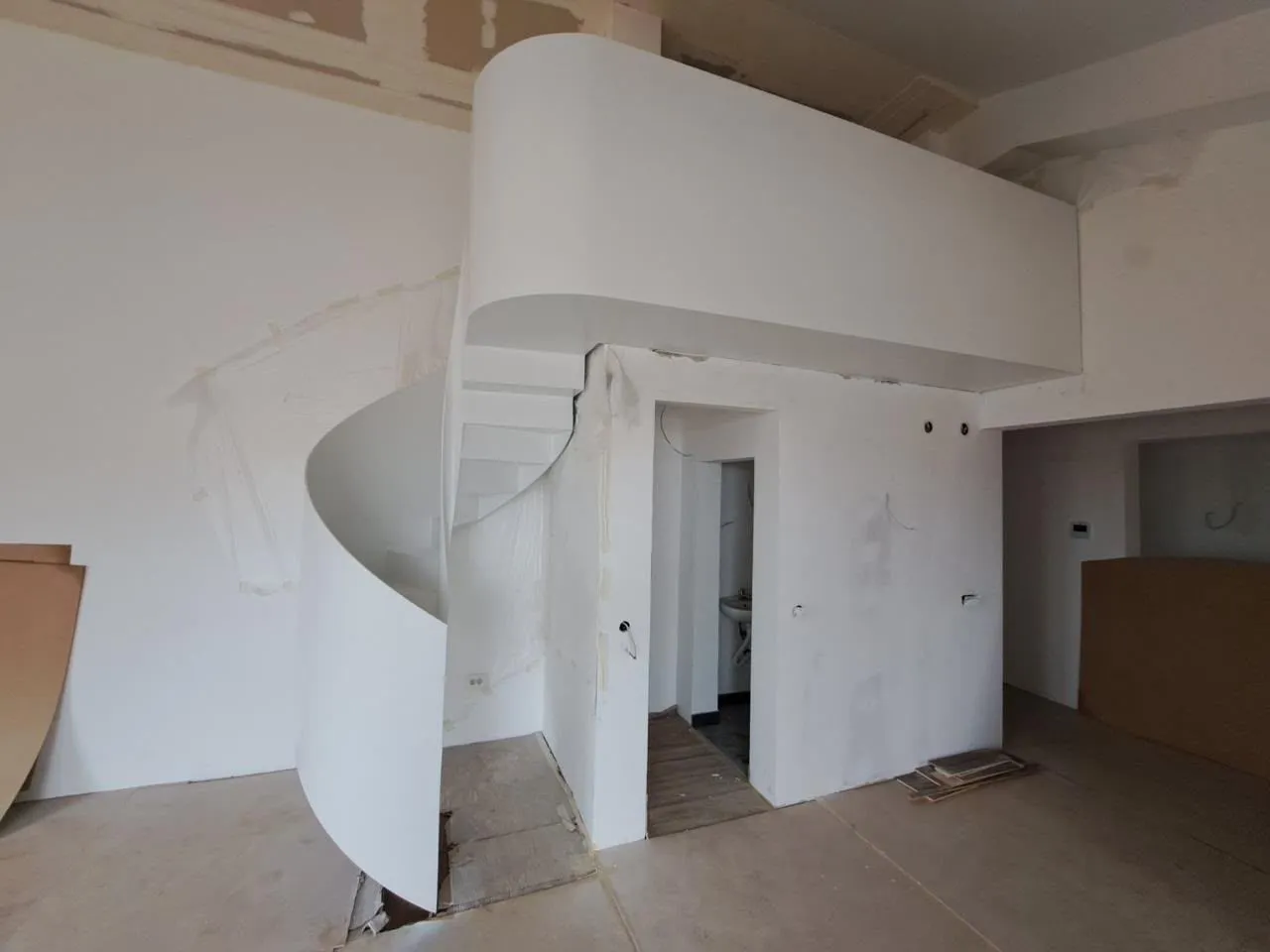 Prodaja, trosoban stan, 130m², Centar, Budva