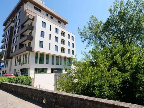 Rent, three bedroom apartment, 119m², Podgorica, Crna Gora - image 19