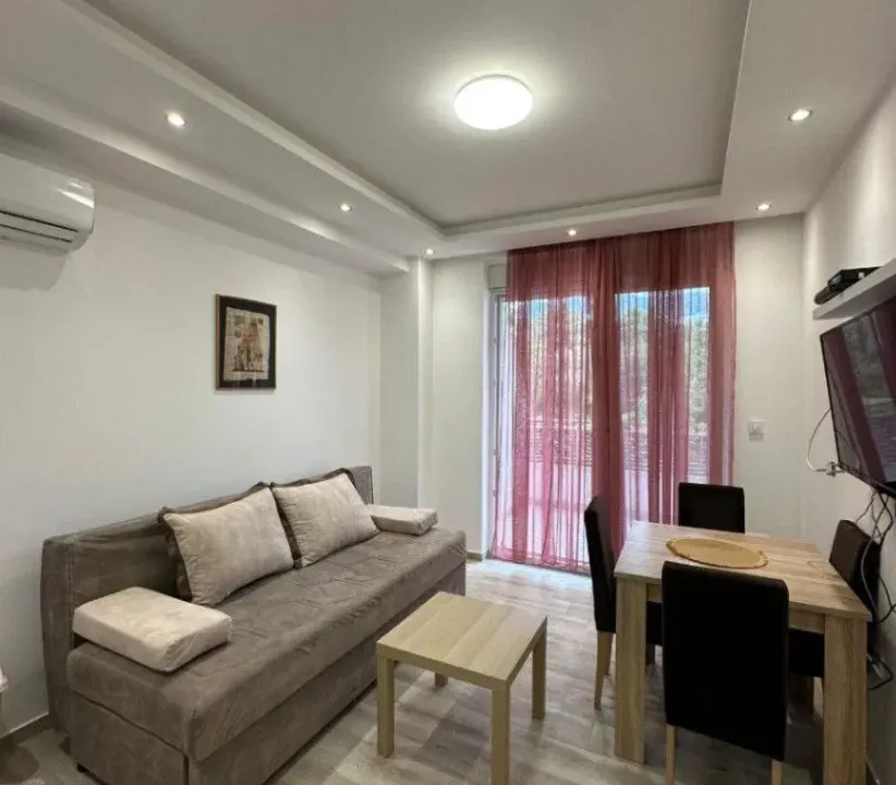 Izdavanje, jednosoban stan, 40m², Kava, Tivat