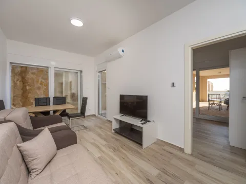 Sale, two bedroom apartment, 75m², Dobre Vode, Bar - image 10