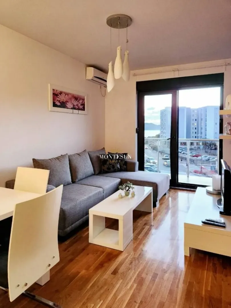 Rent, one bedroom apartment, 41m², Bečići, Budva