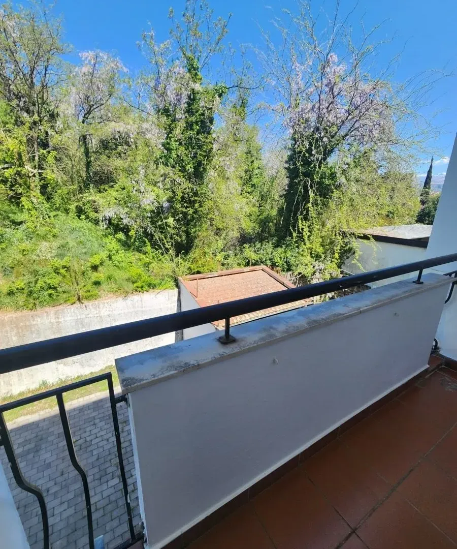 Izdavanje, trosoban stan, 215m², Gorica C, Podgorica