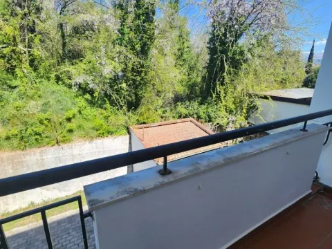 Rent, three bedroom apartment, 215m², Gorica C, Podgorica - image 10