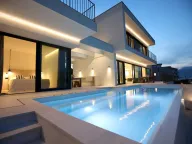 Izdavanje, kuća, 676m², Đuraševići, Tivat - image 26