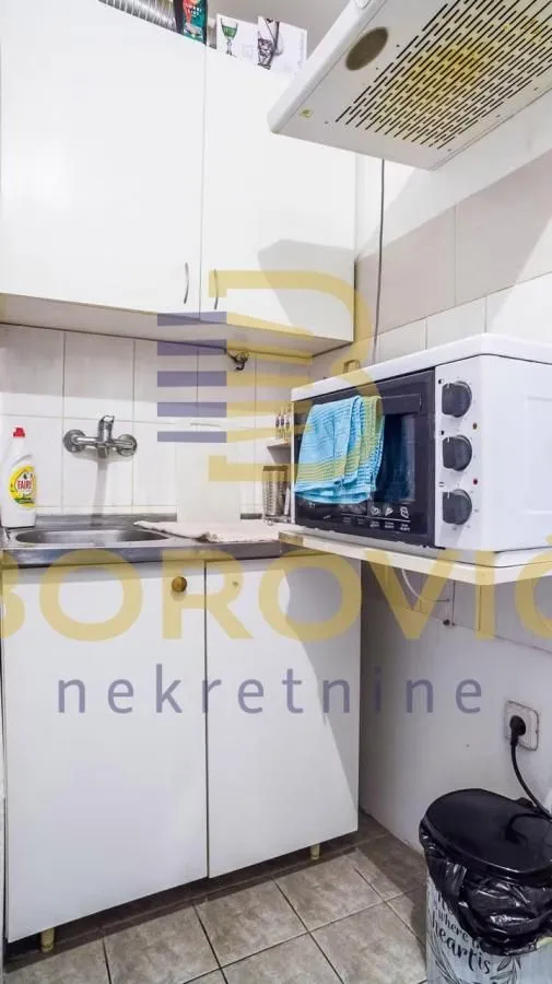 Prodaja, garsonjera, 25m², Šumice, Beograd