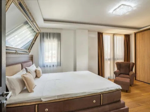 Prodaja, stan, 396m², Centar, Budva - image 10