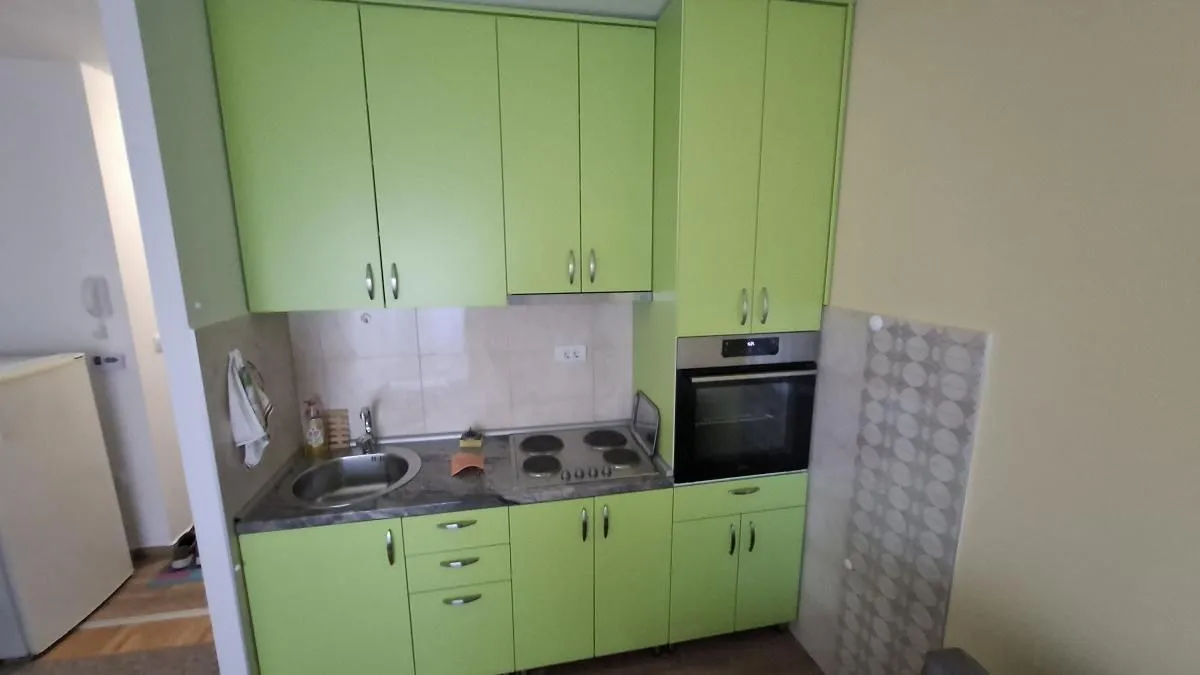 Izdavanje, jednosoban stan, 35m², Socijalno, Novi Sad Sve Podlokacije